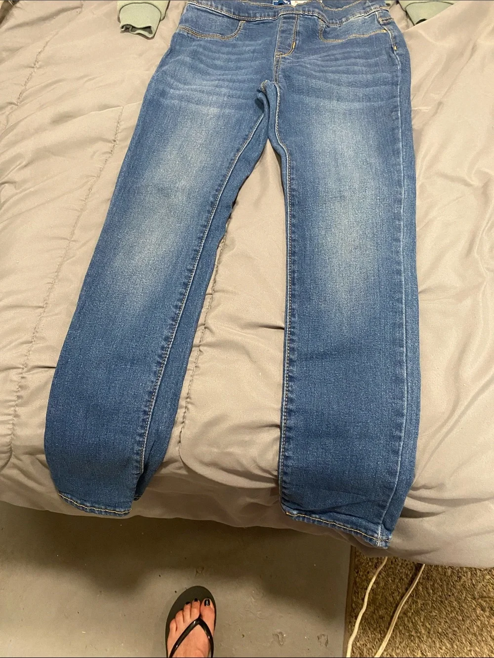 This is a set you get, Old Navy Blue kids Skinny Jeans $ a New York butterfly sw